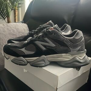 New w/o box New Balance 9060 sz M 10, W 11.5